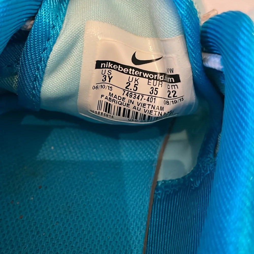 Nike sneakers blue with white snowflake design size 3y